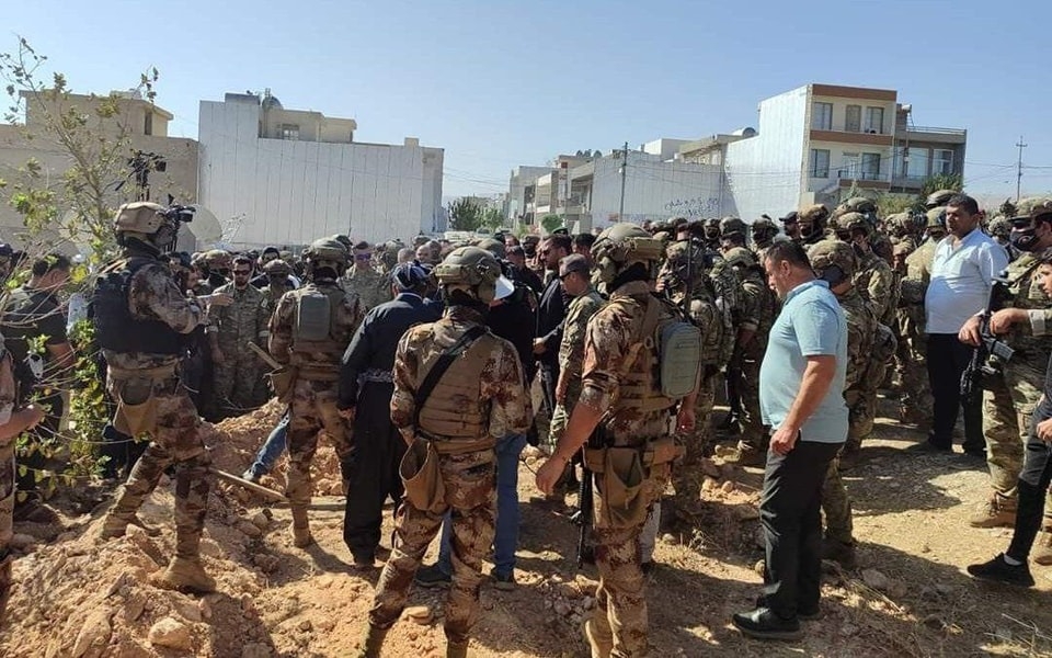 موكب تشييع ضحايا قصف مطار عربت في السليمانية