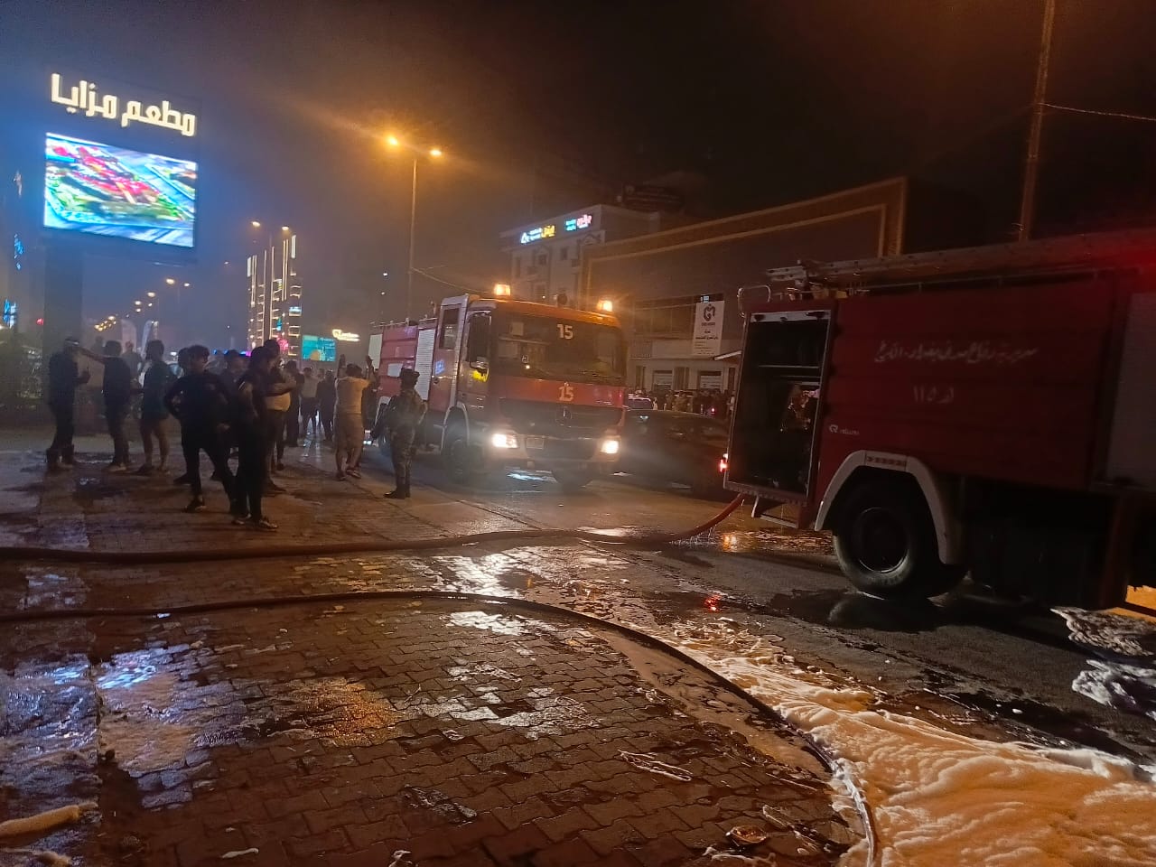 الدفاع المدني يخمد حريق داخل مطعم "جيل هاوس" في بغداد