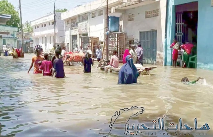 الفيضانات في الصومال تقتل 50 شخص وتجبر 700 الف على النزوح